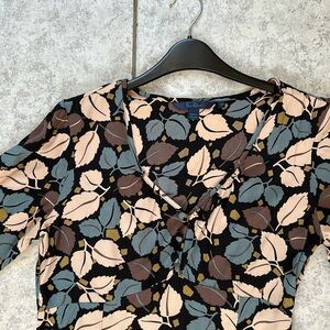 Boden dress. English size 12. V-neck 3/4 length sleeves machine wash and dry.